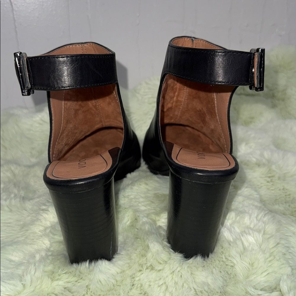 Vionic Lacey Block Heel Slingback shoes. - Picture 4 of 12